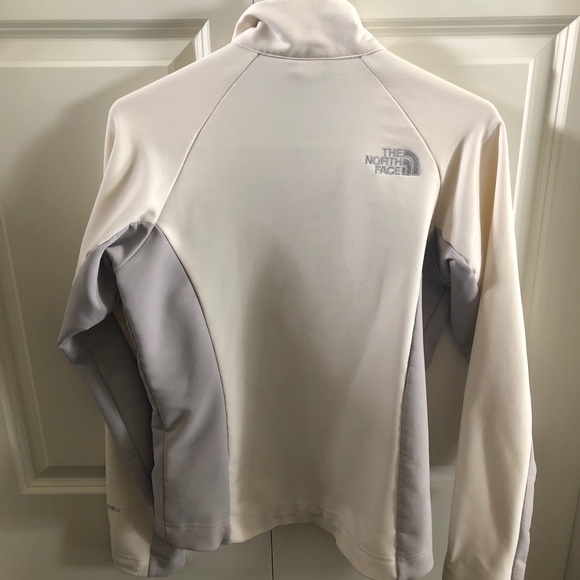 Women’s northface lightweight jacket - Picture 2 of 2